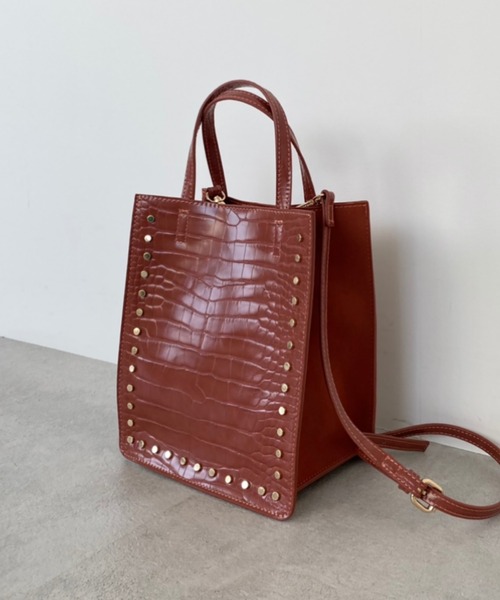 FREE'S MART（フリーズマート）の「型押しスタッズバッグ（ショルダーバッグ・レディース・ブラウン/オレンジ/ライトグリーン・ﾌﾘ-）」の3枚目の写真