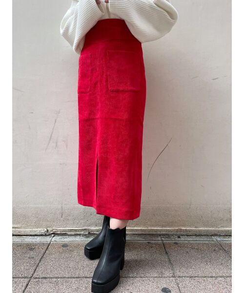 dazzlin(ダズリン)の「ポケットコーデュロイタイトスカート(スカート・レディース・レッド/グリーン/ブルー/ブラウン・SMALL/MEDIUM)」の4枚目の写真