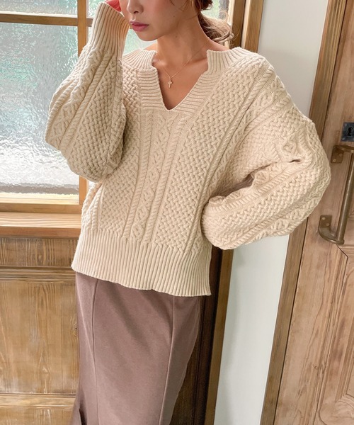 JUNOAH（ジュノア）の「スキッパーケーブル編みニット（ニット/セーター・レディース・ホワイト/クリーム/グリーン/レッド・FREE）」の5枚目の写真