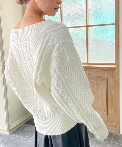 JUNOAH（ジュノア）の「スキッパーケーブル編みニット（ニット/セーター・レディース・ホワイト/クリーム/グリーン/レッド・FREE）」の11枚目の写真