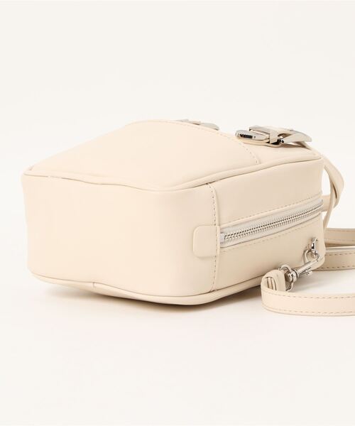 CONTROL FREAK（コントロールフリーク）の「(CONTROL FREAK)バックルショルダーバッグ（トートバッグ・レディース・ブラック/ホワイト/ベージュ・FREE）」の5枚目の写真