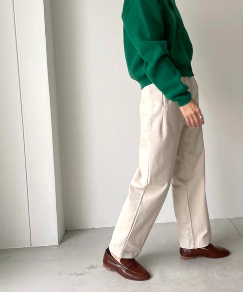 CANAL JEAN（キャナルジーン）の「via j(ヴィアジェイ) ネップツイルテーパードパンツ（その他パンツ・レディース・ベージュ/アイボリー・SMALL/MEDIUM）」の3枚目の写真