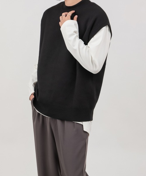 COLONY 2139（コロニートゥーワンスリーナイン）の「リサイクルポリニットベスト（ベスト・メンズ・チャコールグレー/ブラック/ブラウン/カーキ・MEDIUM/LARGE/X-LARGE）」の2枚目の写真