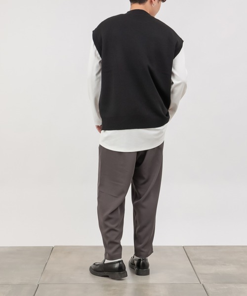 COLONY 2139（コロニートゥーワンスリーナイン）の「リサイクルポリニットベスト（ベスト・メンズ・チャコールグレー/ブラック/ブラウン/カーキ・MEDIUM/LARGE/X-LARGE）」の15枚目の写真