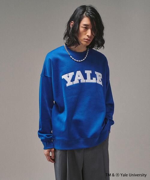 tk.TAKEO KIKUCHI（ティーケータケオキクチ）の「◆【WEB限定】YALEカレッジプリントクルーネックスウェット（スウェット・メンズ・チャコールグレー/オフホワイト/ブルー・01/02/03）」の3枚目の写真