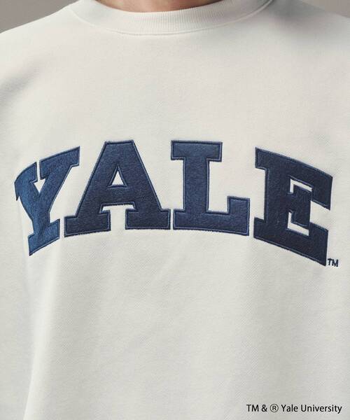 tk.TAKEO KIKUCHI（ティーケータケオキクチ）の「◆【WEB限定】YALEカレッジプリントクルーネックスウェット（スウェット・メンズ・チャコールグレー/オフホワイト/ブルー・01/02/03）」の16枚目の写真