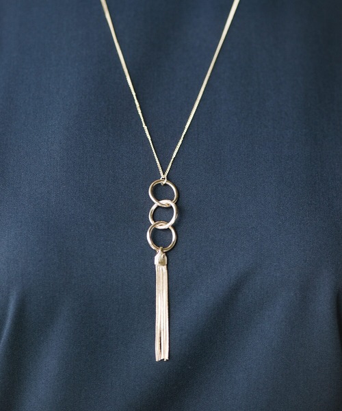 haco!（ハコ）の「シンプルトップスに合わせてオシャレ見え！ちょうどいい存在感で使いやすいロングネックレス（ネックレス・レディース・ゴールド・ONE SIZE）」の5枚目の写真