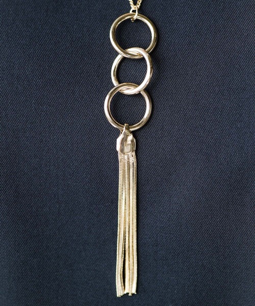 haco!（ハコ）の「シンプルトップスに合わせてオシャレ見え！ちょうどいい存在感で使いやすいロングネックレス（ネックレス・レディース・ゴールド・ONE SIZE）」の3枚目の写真