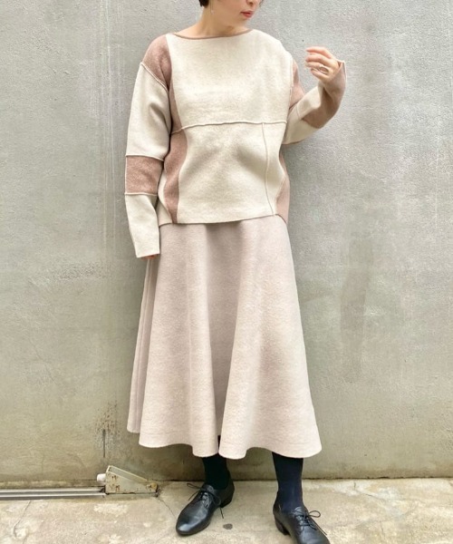 BEARDSLEY(ビアズリー)の「切り替えと配色が人気 パッチワークニット(ニット/セーター・レディース・ベージュ/カーキ・FREE)」の2枚目の写真