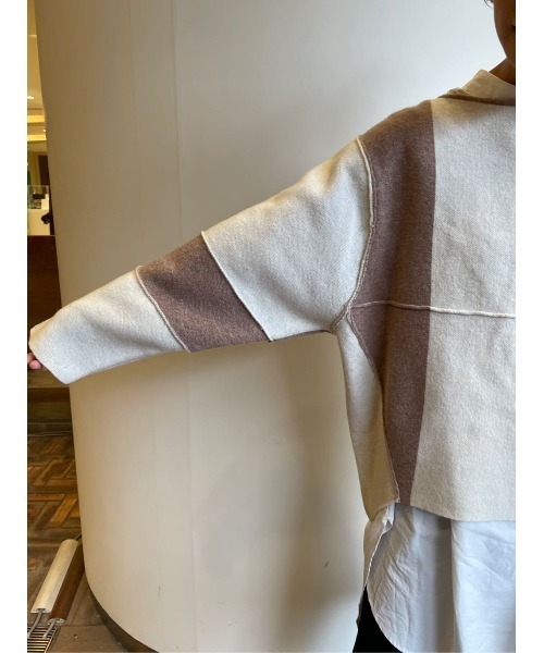 BEARDSLEY(ビアズリー)の「切り替えと配色が人気 パッチワークニット(ニット/セーター・レディース・ベージュ/カーキ・FREE)」の11枚目の写真