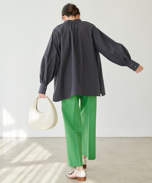 green label relaxing（グリーンレーベルリラクシング）の「タイプライター ボリューム ブラウス（シャツ/ブラウス・レディース・ホワイト/オリーブ/ダークグレー・FREE）」の5枚目の写真