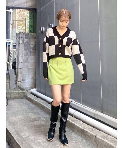 EMODA（エモダ）の「ストレッチタックハイウエストスカート（スカート・レディース・グレー/ブラック/ピンク/ライム・SMALL/MEDIUM）」の7枚目の写真