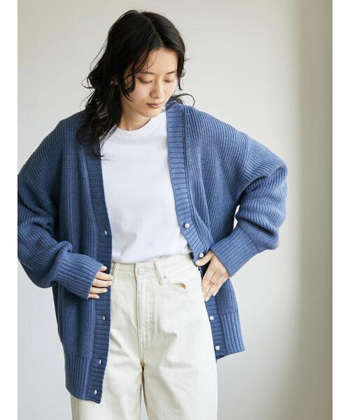 AMERICAN HOLIC(アメリカンホリック)の「パールボタン片畦ニットカーディガン(カーディガン/ボレロ・レディース・ピンク/ブルー・L/M)」の4枚目の写真