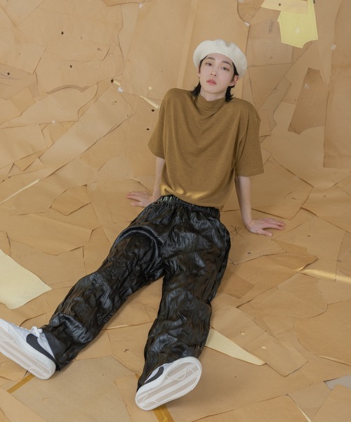 FOLLOWIN(フォロウィン)の「【UNISEX】リンクルしわ加工ワイドパンツ(その他パンツ・レディース・ホワイト/ブラウン/ブラック・FREE)」の21枚目の写真