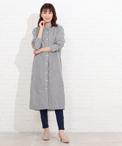 SHOO・LA・RUE(シューラルー)の「◆バンドカラー前開きシャツワンピース(ワンピース・レディース・ホワイト系/ブラック系2・02/03/04)」の1枚目の写真