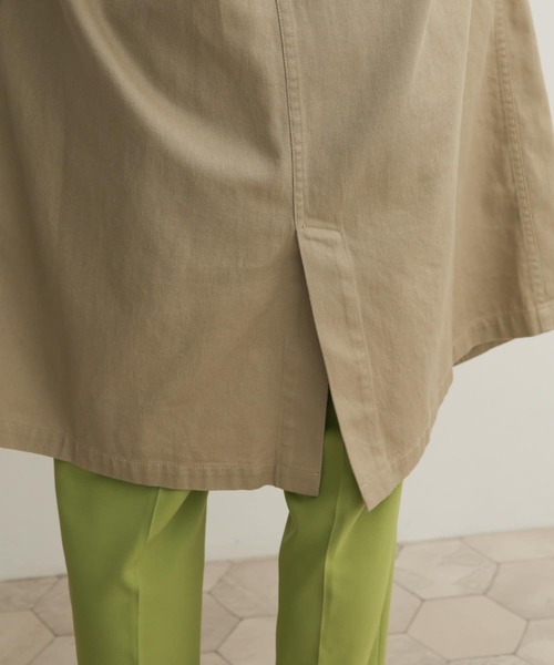 URBAN RESEARCH DOORS（アーバンリサーチドアーズ）の「コットンツイルステンカラーコート（ステンカラーコート・レディース・ベージュ/ブルー・1）」の9枚目の写真