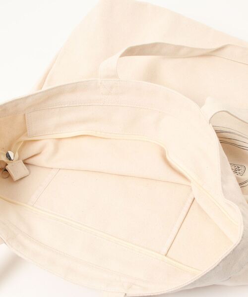 CONVERSE（コンバース）の「CONVERSE/コンバース/CANVAS SNEAKERS PRINT TOTE BAG 70040300（トートバッグ・レディース・オフホワイト/ラベンダー・ONESIZE）」の5枚目の写真