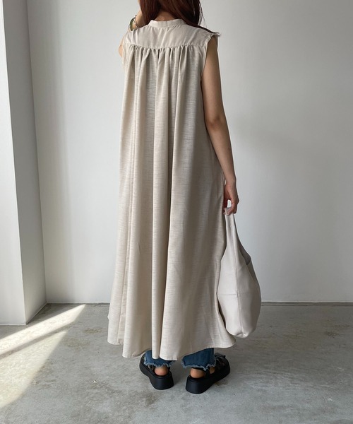 210nouve（トゥージュヌーブ）の「スラブジョーゼットギャザーワンピース（ワンピース・レディース・ホワイト/ベージュ/ブラック/グリーン・FREE）」の15枚目の写真