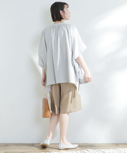 F by ROSSO(エフバイロッソ)の「F by ROSSO ポンチョシャツブラウス(シャツ/ブラウス・レディース・ブラック/オフホワイト/ブルー・FREE)」の21枚目の写真