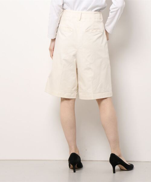 Doux archives(ドゥアルシーヴ)の「チノストレッチハーフパンツ(チノパンツ・レディース・ネイビー/オフホワイト/キャメル・SMALL/MEDIUM)」の4枚目の写真