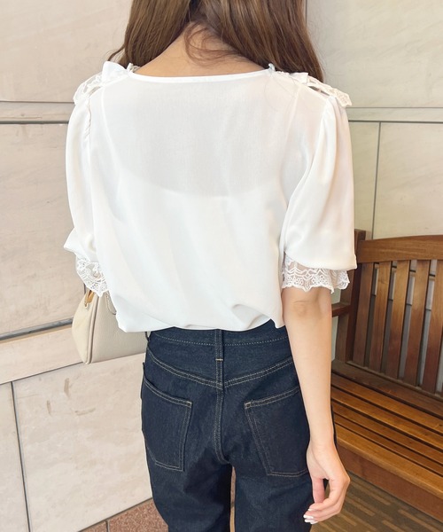 apres jour（アプレジュール）の「パールボタンフリルレースブラウス【ZOZOTOWN限定アイテム】（シャツ/ブラウス・レディース・ブラック/オフホワイト/アイボリー・X-LARGE/フリー）」の9枚目の写真