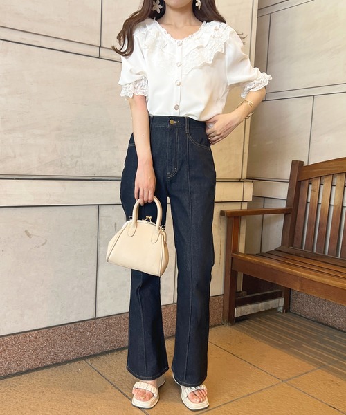 apres jour（アプレジュール）の「パールボタンフリルレースブラウス【ZOZOTOWN限定アイテム】（シャツ/ブラウス・レディース・ブラック/オフホワイト/アイボリー・X-LARGE/フリー）」の10枚目の写真