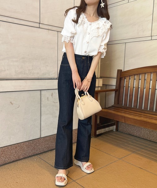 apres jour（アプレジュール）の「パールボタンフリルレースブラウス【ZOZOTOWN限定アイテム】（シャツ/ブラウス・レディース・ブラック/オフホワイト/アイボリー・X-LARGE/フリー）」の11枚目の写真