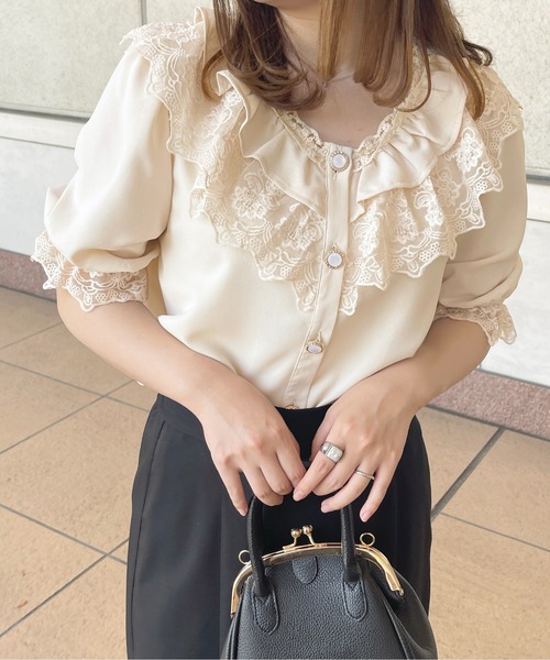 apres jour（アプレジュール）の「パールボタンフリルレースブラウス【ZOZOTOWN限定アイテム】（シャツ/ブラウス・レディース・ブラック/オフホワイト/アイボリー・X-LARGE/フリー）」の13枚目の写真