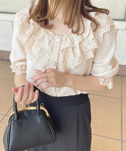 apres jour（アプレジュール）の「パールボタンフリルレースブラウス【ZOZOTOWN限定アイテム】（シャツ/ブラウス・レディース・ブラック/オフホワイト/アイボリー・X-LARGE/フリー）」の14枚目の写真