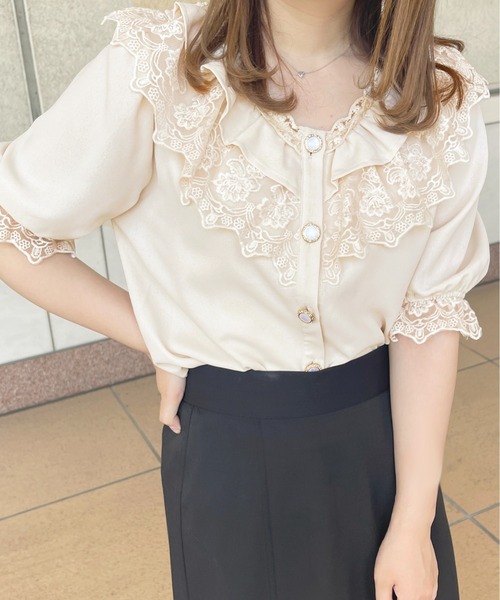 apres jour（アプレジュール）の「パールボタンフリルレースブラウス【ZOZOTOWN限定アイテム】（シャツ/ブラウス・レディース・ブラック/オフホワイト/アイボリー・X-LARGE/フリー）」の16枚目の写真