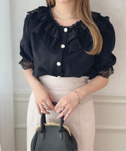 apres jour（アプレジュール）の「パールボタンフリルレースブラウス【ZOZOTOWN限定アイテム】（シャツ/ブラウス・レディース・ブラック/オフホワイト/アイボリー・X-LARGE/フリー）」の21枚目の写真