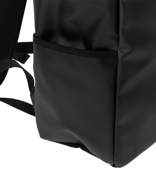 Manhattan Portage（マンハッタンポーテージ）の「Marine Park Navy Yard Backpack Matte Vinyl 2022（バックパック/リュック・メンズ・ブラック・LARGE）」の9枚目の写真