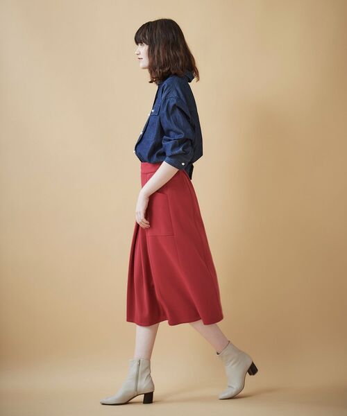 le.coeur blanc（ルクールブラン）の「パールボタンデニムシャツ（シャツ/ブラウス・レディース・ネイビー/ブルー・38）」の7枚目の写真