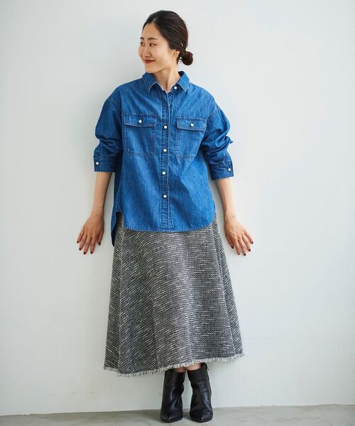 le.coeur blanc（ルクールブラン）の「パールボタンデニムシャツ（シャツ/ブラウス・レディース・ネイビー/ブルー・38）」の14枚目の写真