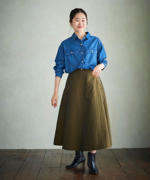 le.coeur blanc（ルクールブラン）の「パールボタンデニムシャツ（シャツ/ブラウス・レディース・ネイビー/ブルー・38）」の16枚目の写真