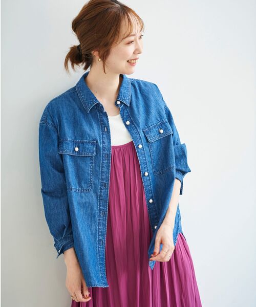 le.coeur blanc（ルクールブラン）の「パールボタンデニムシャツ（シャツ/ブラウス・レディース・ネイビー/ブルー・38）」の21枚目の写真