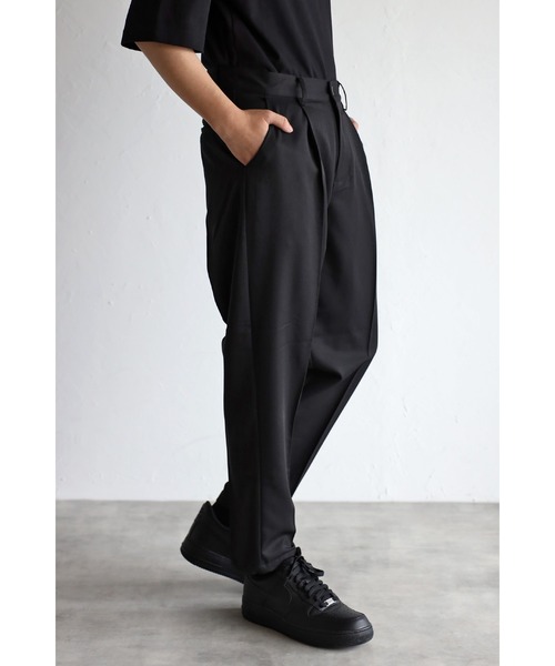 CREARE -LINO-（クレアーレリノ）の「ワンタック テーパードセミワイドパンツ（スラックス・メンズ・ブラック/グリーン/アイボリー・S/M/L）」の9枚目の写真