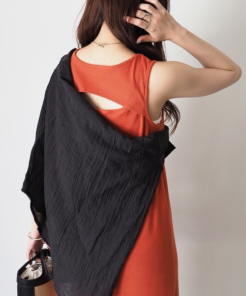 Riberry(リベリー)の「バックオープンノースリーブワンピース(ワンピース・レディース・オフホワイト/ブラック/グレイッシュベージュ/ライム/オレンジ・MEDIUM)」の10枚目の写真