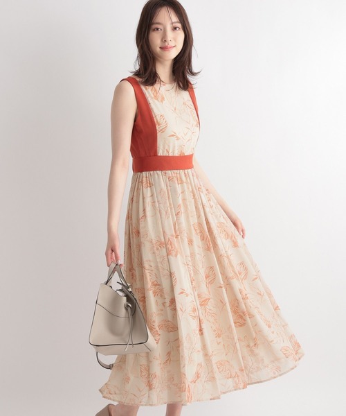 Andemiu（アンデミュウ）の「リーフボタニカルワンピース347841（ワンピース・レディース・ベージュ/ネイビー/イエロー・FREE）」の7枚目の写真