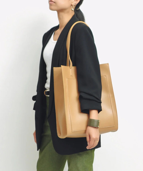cache cache(カシュ カシュ)の「カシュカシュ cachecache / WEB限定シンセティックレザーフロントポケットトート(トートバッグ・レディース・ライトグレー/ベージュ系その他/ブラック/グリーン/ブラック×グレー・FREE)」の1枚目の写真