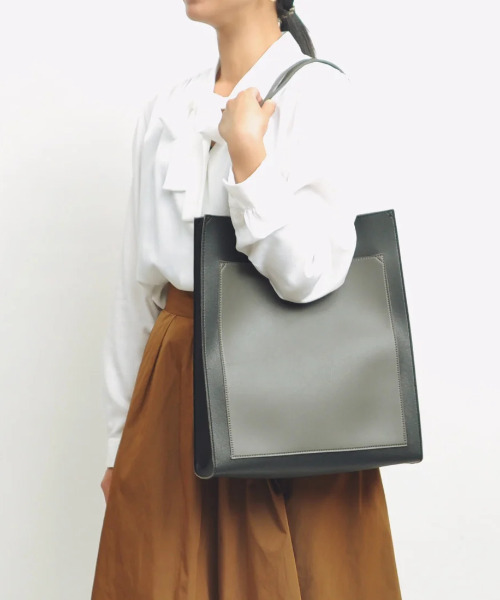 cache cache(カシュ カシュ)の「カシュカシュ cachecache / WEB限定シンセティックレザーフロントポケットトート(トートバッグ・レディース・ライトグレー/ベージュ系その他/ブラック/グリーン/ブラック×グレー・FREE)」の3枚目の写真