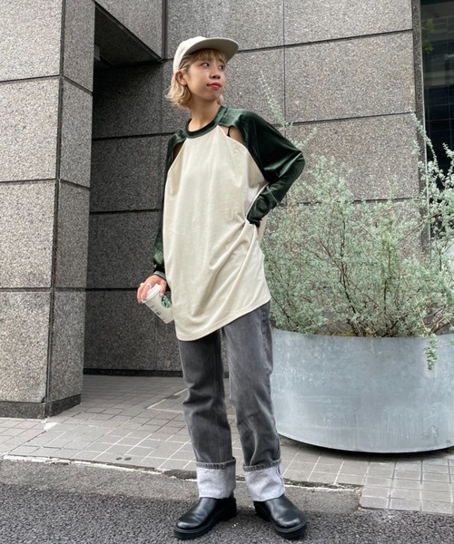 CIAOPANIC（チャオパニック）の「ベロア配色肩スリットラグランTEE（Tシャツ/カットソー・レディース・オレンジ/ブルー/グリーン/ネイビー・FREE）」の21枚目の写真