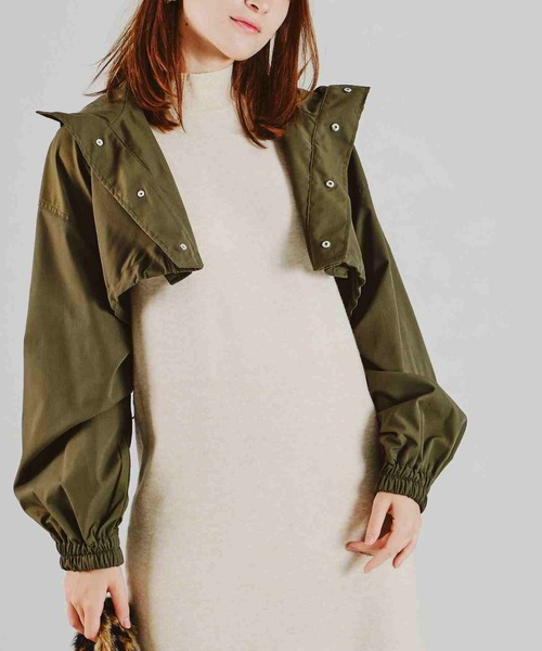 acro（アクロ）の「フード付きショート丈ブルゾン/AC1472（ブルゾン・レディース・ホワイト/カーキ/ベージュ/ブラック・ﾌﾘ-）」の4枚目の写真