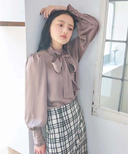 TITTY&CO.（ティティーアンドコー）の「【TITTY&CO.】バルーン袖長袖リボンブラウス（シャツ/ブラウス・レディース・ホワイト/モカ/グレイッシュベージュ・FREE）」の2枚目の写真