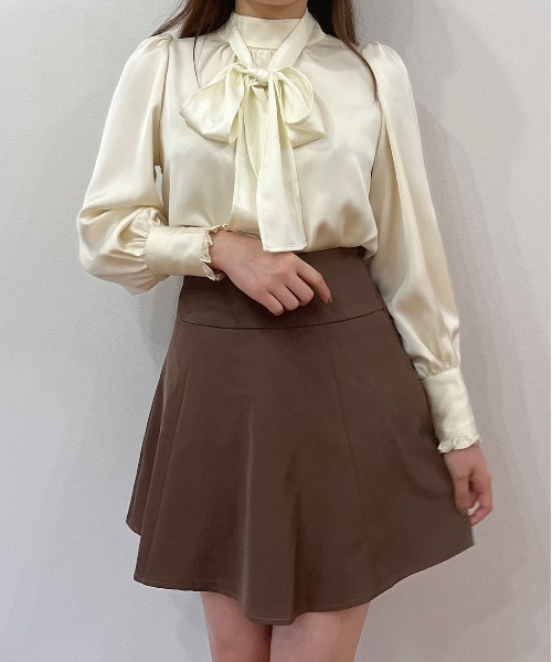 TITTY&CO.（ティティーアンドコー）の「【TITTY&CO.】バルーン袖長袖リボンブラウス（シャツ/ブラウス・レディース・ホワイト/モカ/グレイッシュベージュ・FREE）」の5枚目の写真