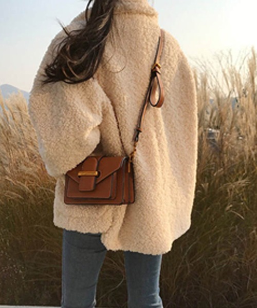 Auntie Rosa(アンティローザ)の「ボアシングルコート(ブルゾン・レディース・ベージュ・FREE)」の2枚目の写真