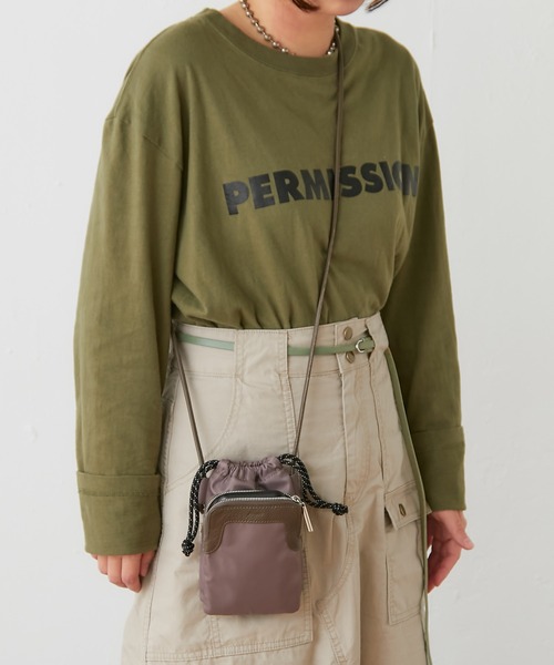 Beau're（ヴュレ）の「スマホショルダー（ショルダーバッグ・レディース・ブラック/カーキ/グレイッシュベージュ/ラベンダー・フリー）」の11枚目の写真