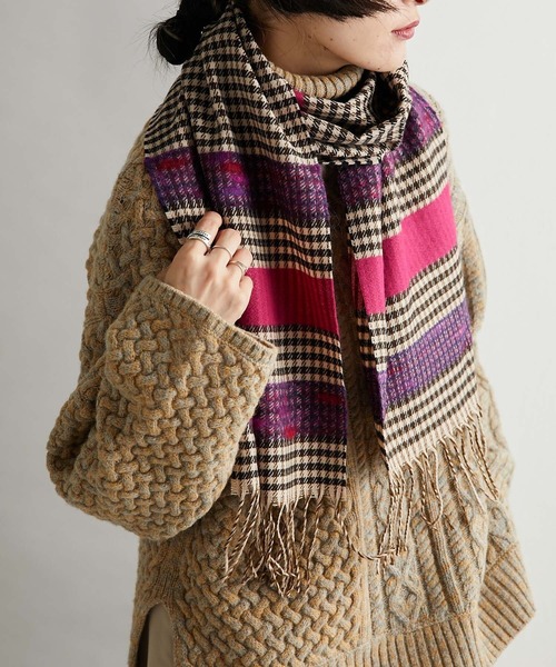 ear PAPILLONNER(イアパピヨネ)の「【P.CORNILLON(ピーコルニヨン)】ボーダーチェックストール(ストール/ショール・レディース・パープル/オレンジ・FREE)」の3枚目の写真