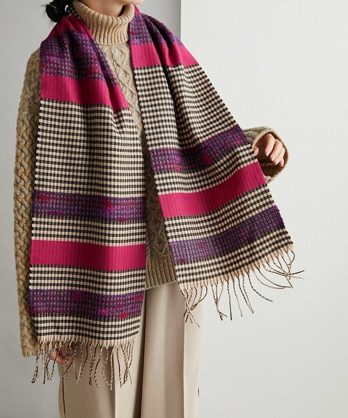 ear PAPILLONNER(イアパピヨネ)の「【P.CORNILLON(ピーコルニヨン)】ボーダーチェックストール(ストール/ショール・レディース・パープル/オレンジ・FREE)」の10枚目の写真