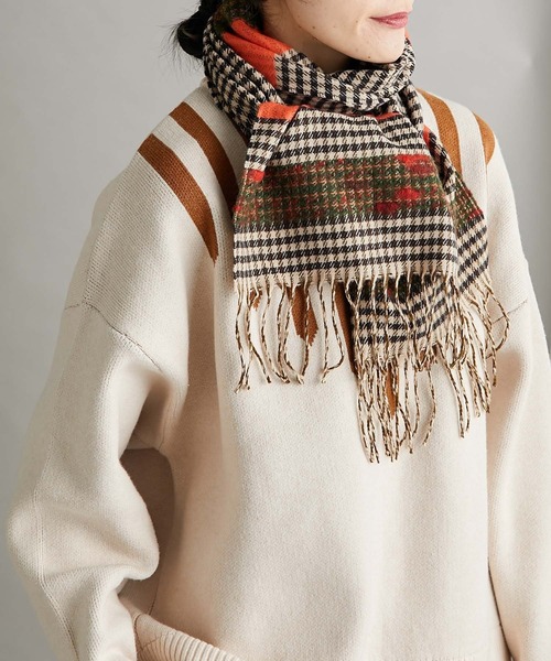 ear PAPILLONNER(イアパピヨネ)の「【P.CORNILLON(ピーコルニヨン)】ボーダーチェックストール(ストール/ショール・レディース・パープル/オレンジ・FREE)」の15枚目の写真